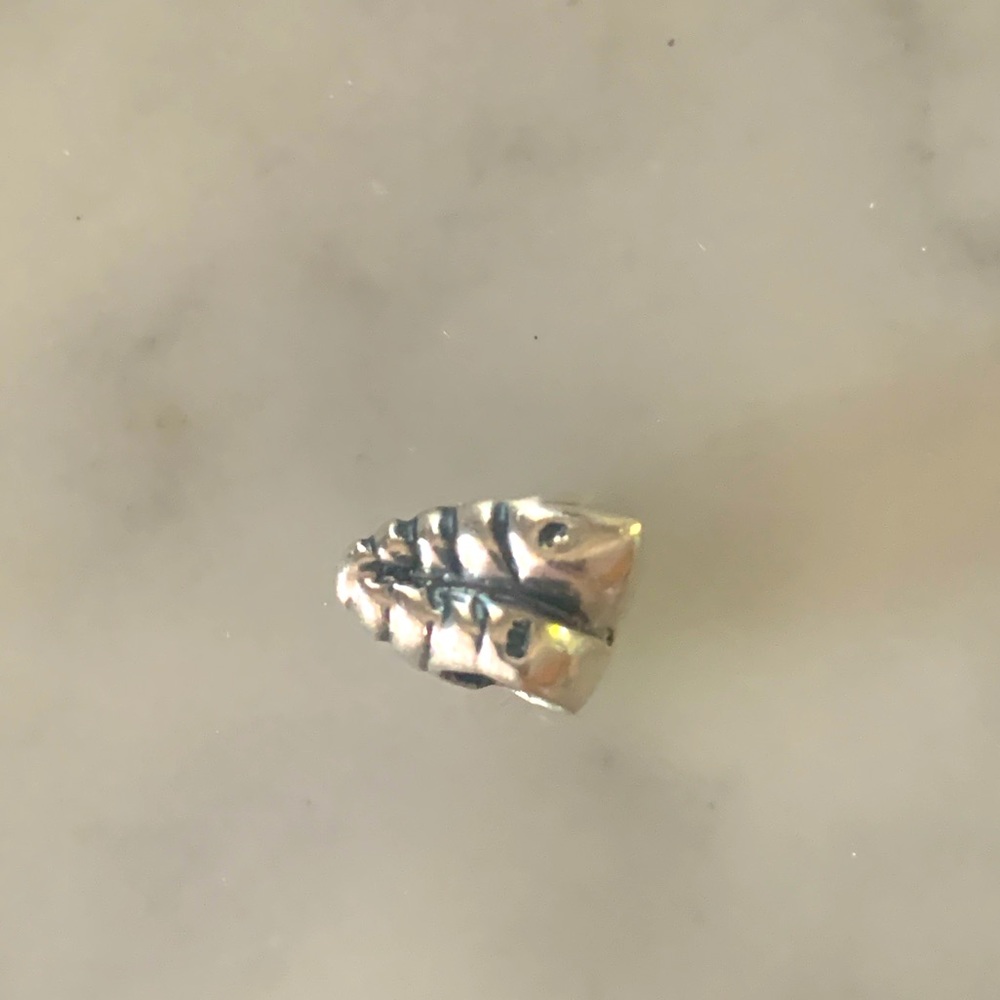 PANDORA seashell silver charm